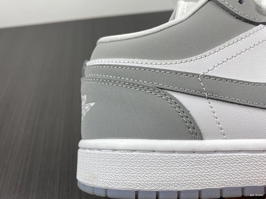 1 Jordan Grey Wolf Low (W) - DC0774-105 0831